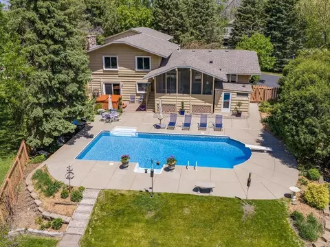 2885 Zanzibar Ln N, Plymouth, MN 55447