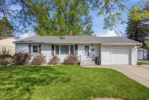 105 16th Ave N, Fargo, ND 58102