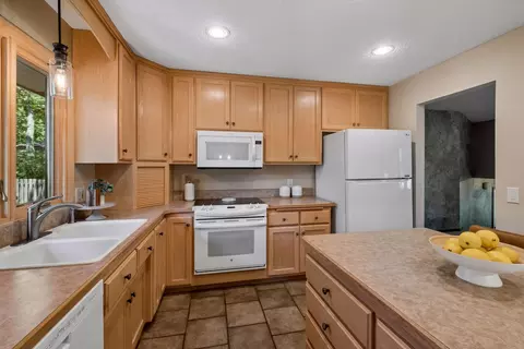 Kitchen - 11772 Able St NE, Blaine, MN 55434 photo 3 of 3