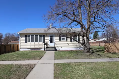 409 11th St N, Breckenridge, MN 56520