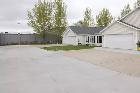 Exterior - 4780 10th Ave S, Fargo, ND 58103 photo 5 of 5
