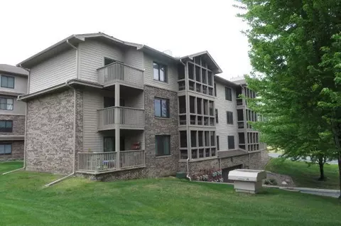 3801 W 98th St #402, Bloomington, MN 55431