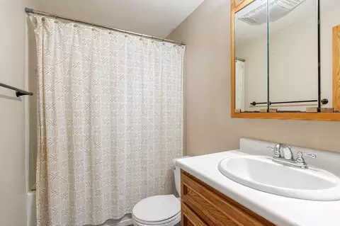 Bath - 11057 366th Ave, Waseca, MN 56093 photo 2 of 3