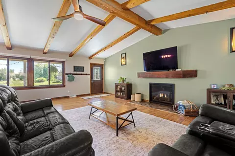 Living - 11057 366th Ave, Waseca, MN 56093 photo 2 of 3