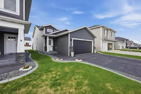 1571 67th Ave S, Fargo, ND 58104