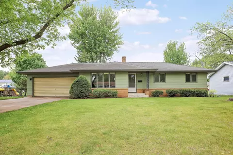 1044 Scott St S, Shakopee, MN 55379