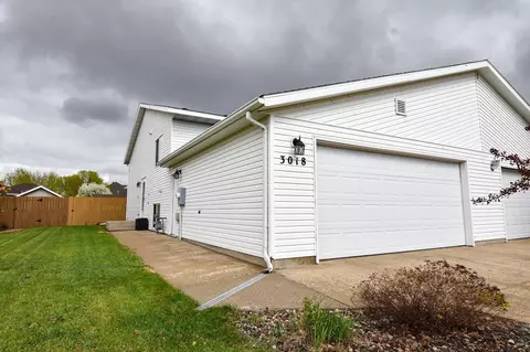 3018 32 St S, Fargo, ND 58103