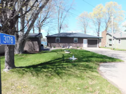 Exterior - 3178 Viewpoint Rd, Isle, MN 56342 photo 4 of 4