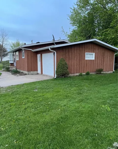 322 W Prairie Ave, Mabel, MN 55954 photo 2