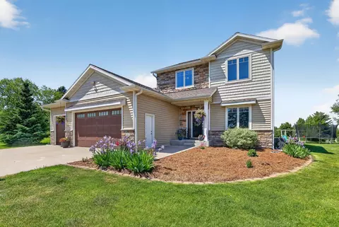 217 Skyline Dr, Wabasha, MN 55981