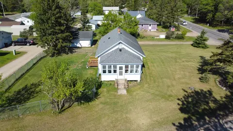 17 Balsam Ave NW, Menahga, MN 56464