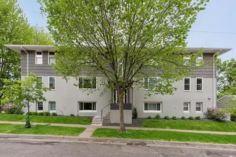 45 Albert St S #4, Saint Paul, MN 55105