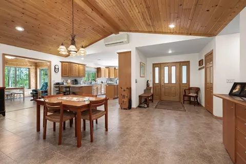 Entry Way - 9809 Ravenswood Rd, Brainerd, MN 56401 photo 2 of 2