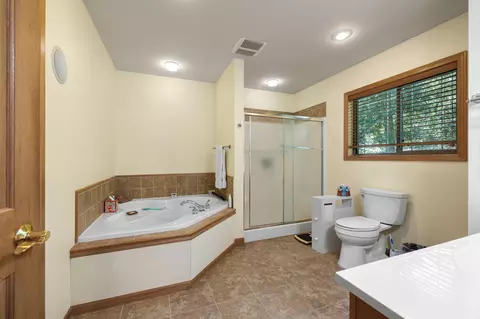 Bath - 9809 Ravenswood Rd, Brainerd, MN 56401 photo 1 of 2
