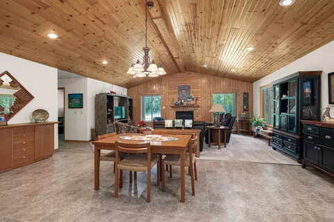Dining - 9809 Ravenswood Rd, Brainerd, MN 56401 photo 1 of 2