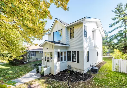 468 Warwick St, Saint Paul, MN 55105