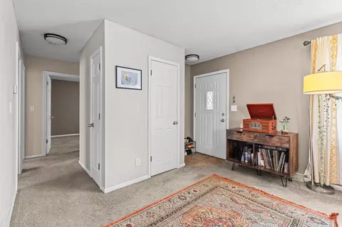 Entry Way - 814 11th Ave NE, Brainerd, MN 56401 photo 1 of 2