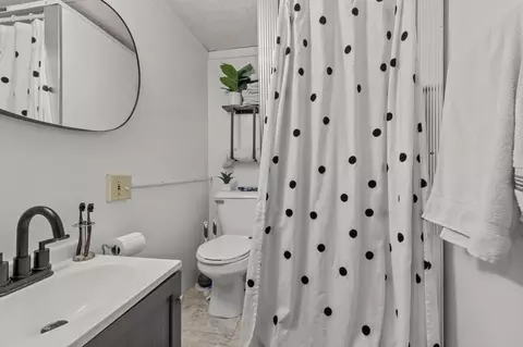 Bath - 814 11th Ave NE, Brainerd, MN 56401 photo 2 of 2