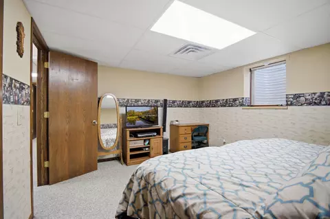 Bedroom - 2000 9th St SW, Austin, MN 55912 photo 11 of 11