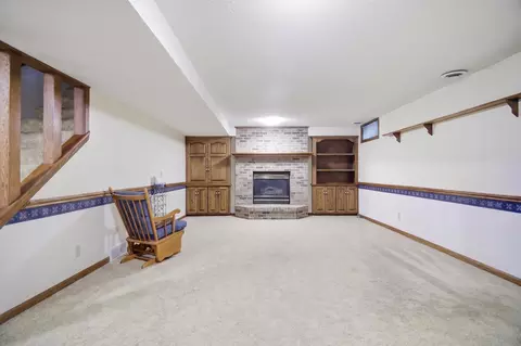 Living - 2000 9th St SW, Austin, MN 55912 photo 3 of 4