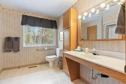 Bath - 607 Second St S, Walker, MN 56484 photo 2 of 12