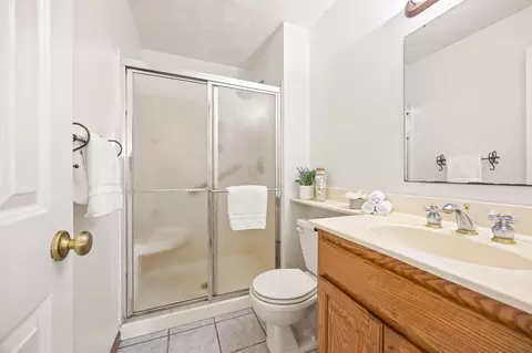Bath - 4686 Penkwe Way, Eagan, MN 55122 photo 1 of 3