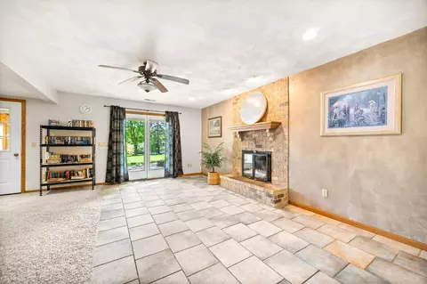 Living - 4686 Penkwe Way, Eagan, MN 55122 photo 6 of 8