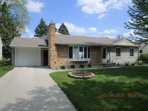 828 2nd St N, Wahpeton, ND 58075