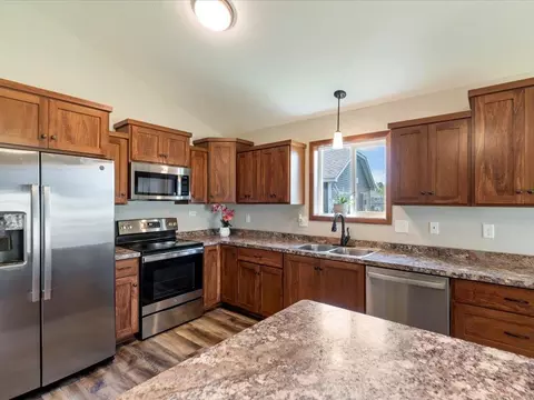 Kitchen - 962 York Ct, Brainerd, MN 56401 photo 2 of 2