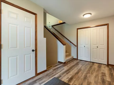 Entry Way - 962 York Ct, Brainerd, MN 56401 photo 1 of 1