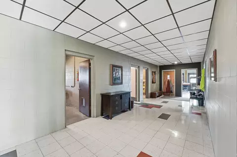612 N Brown St, Winthrop, MN 55396