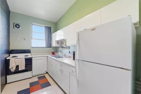612 N Brown St, Winthrop, MN 55396