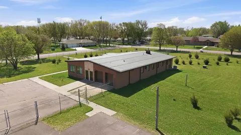 612 N Brown St, Winthrop, MN 55396
