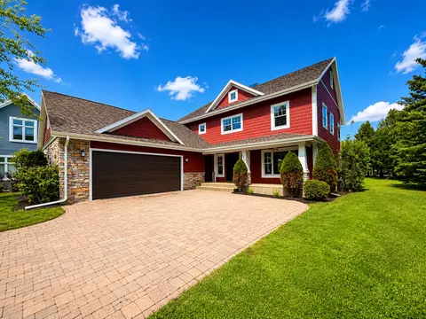 1016 Fox Knoll Dr SW, Rochester, MN 55902