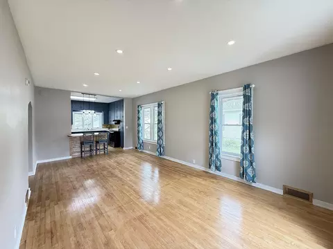 Living - 246 E Rooney Ave, Appleton, MN 56208 photo 3 of 6