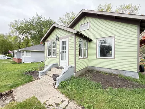 246 E Rooney Ave, Appleton, MN 56208