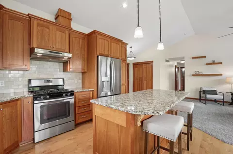 Kitchen - 11292 Lambert Ct, Hanover, MN 55341 photo 1 of 10