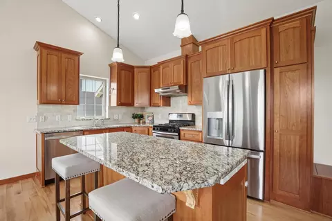 Kitchen - 11292 Lambert Ct, Hanover, MN 55341 photo 5 of 10