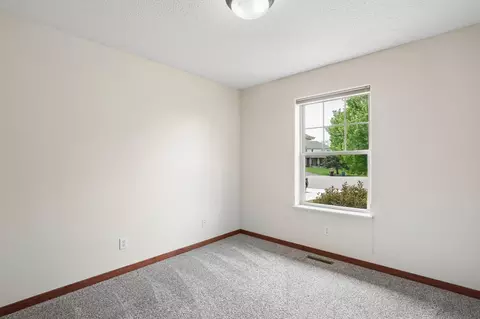 Bedroom - 11292 Lambert Ct, Hanover, MN 55341 photo 5 of 8