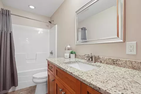 Bath - 11292 Lambert Ct, Hanover, MN 55341 photo 4 of 4