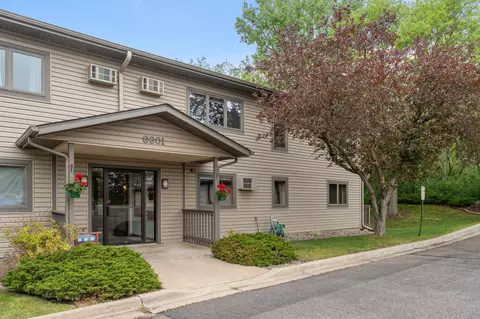 6601 Buckley Cir #109, Inver Grove Heights, MN 55076