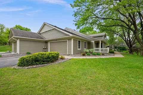 809 Ivy Ln, Eagan, MN 55123