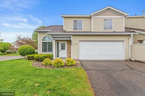 1900 Hawthorne Pt, Hudson, WI 54016
