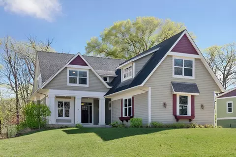 2536 N Saunders Lake Dr, Minnetrista, MN 55364