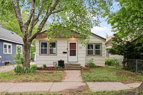 2119 2nd Ave N, Minneapolis, MN 55405