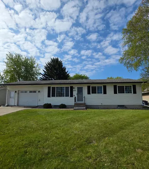 2713 4th Ave S, Moorhead, MN 56560