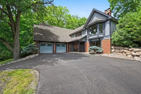 16480 Kingswood Dr, Lakeville, MN 55044