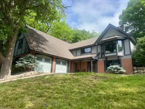 16480 Kingswood Dr, Lakeville, MN 55044