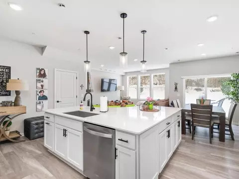 4876 Avery Ct, Eagan, MN 55123