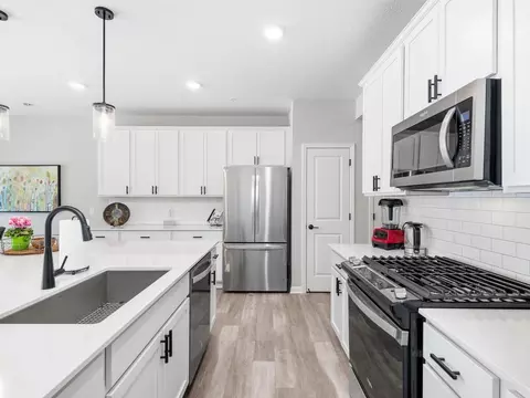 Kitchen - 4876 Avery Ct, Eagan, MN 55123 photo 4 of 6